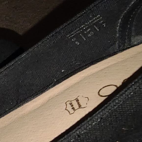 Shoes - Picture 2 of 4